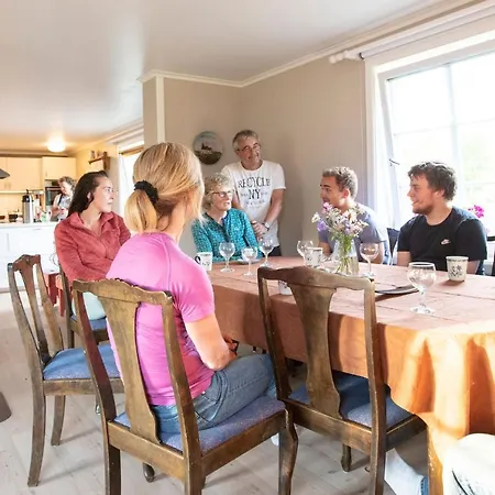 ベッド・アンド・ブレックファスト Kirkvollen Pilegrimsgard